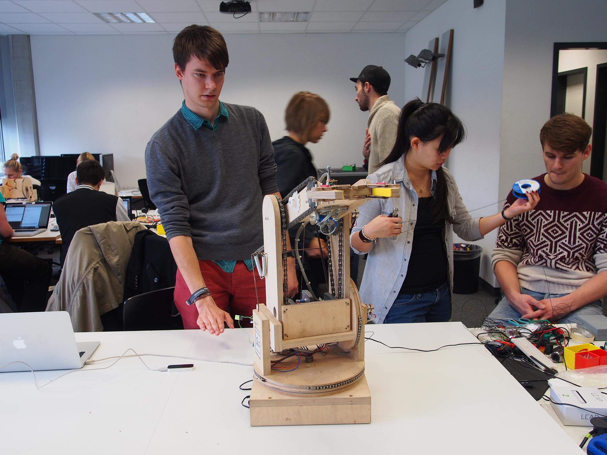 Gestengesteuerter Roboter